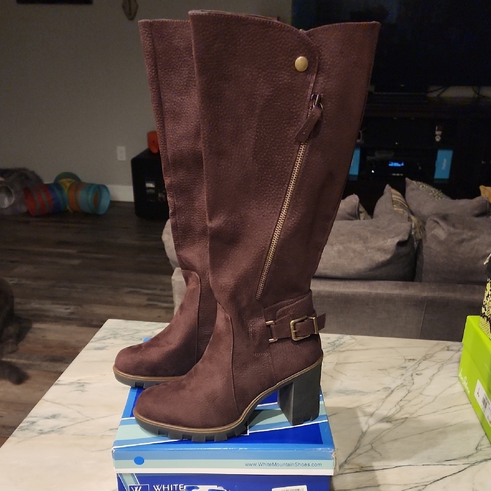 White Mountain Dark Brown Heeled Boots